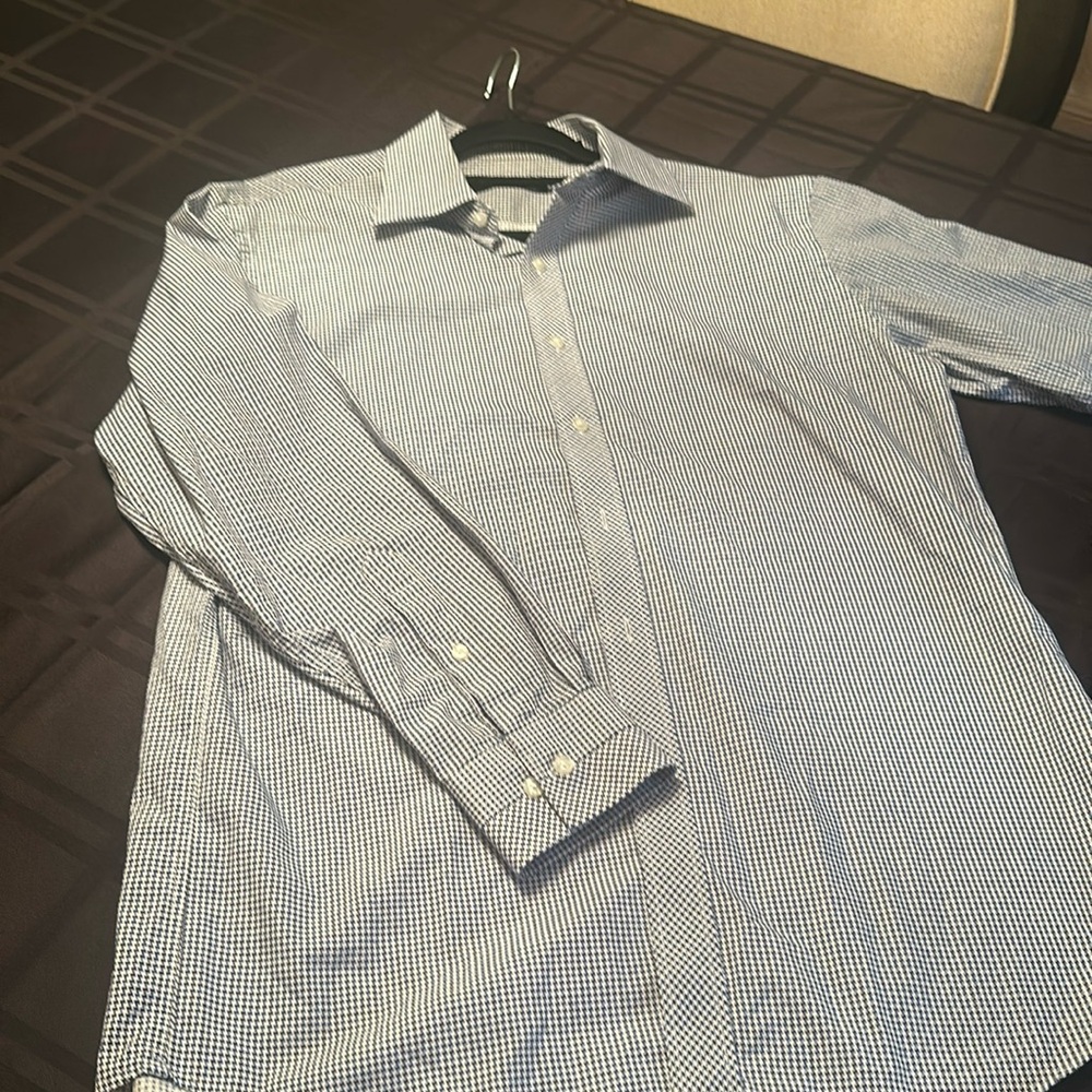 Gently worn Sean John dress shirt - size 16 32/33